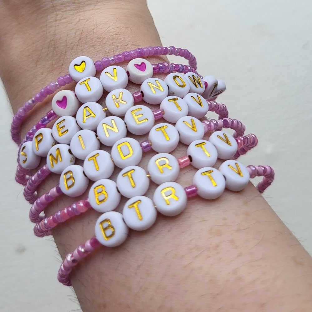 Set of 15 - Taylor Swift Eras Tour Friendship Bracelets - Speak Now Version